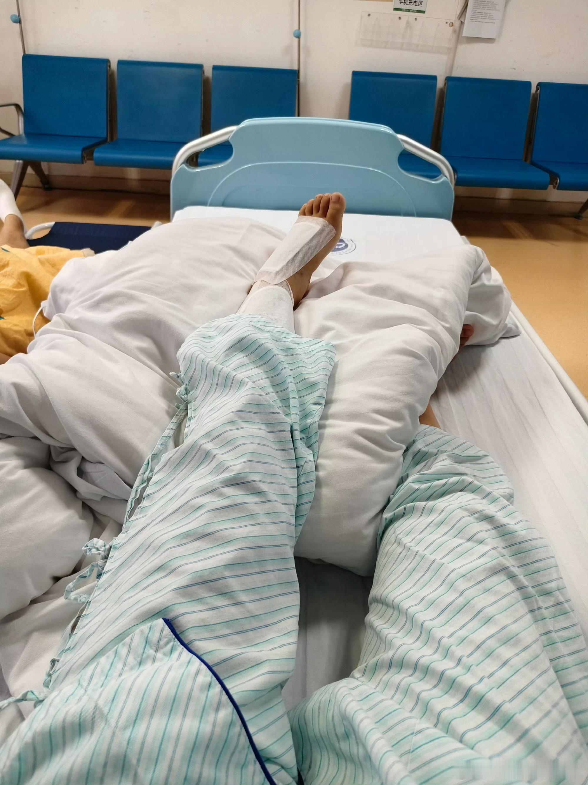 男友哽咽还原女友三亚被咬身亡过程说起来我得感谢我男朋友救我一命，去年在楼下遛狗，