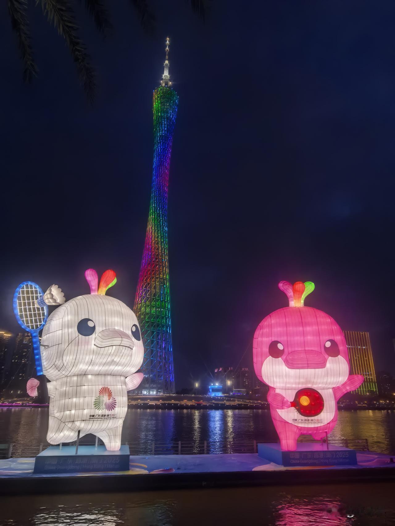 限行日逛花城广场，遇上了“豉油鸡”和“白切鸡”全运会即将到来，广州首日限行，