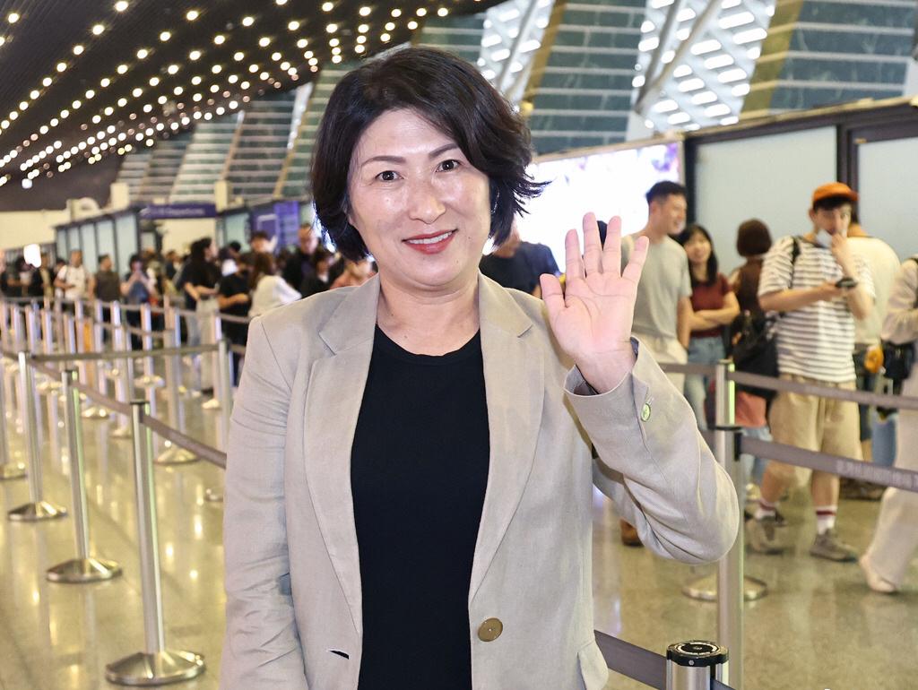 台媒8月13日报道，台陆委会判饶庆玲不予处分。台东县长饶庆铃今年6月以预录影