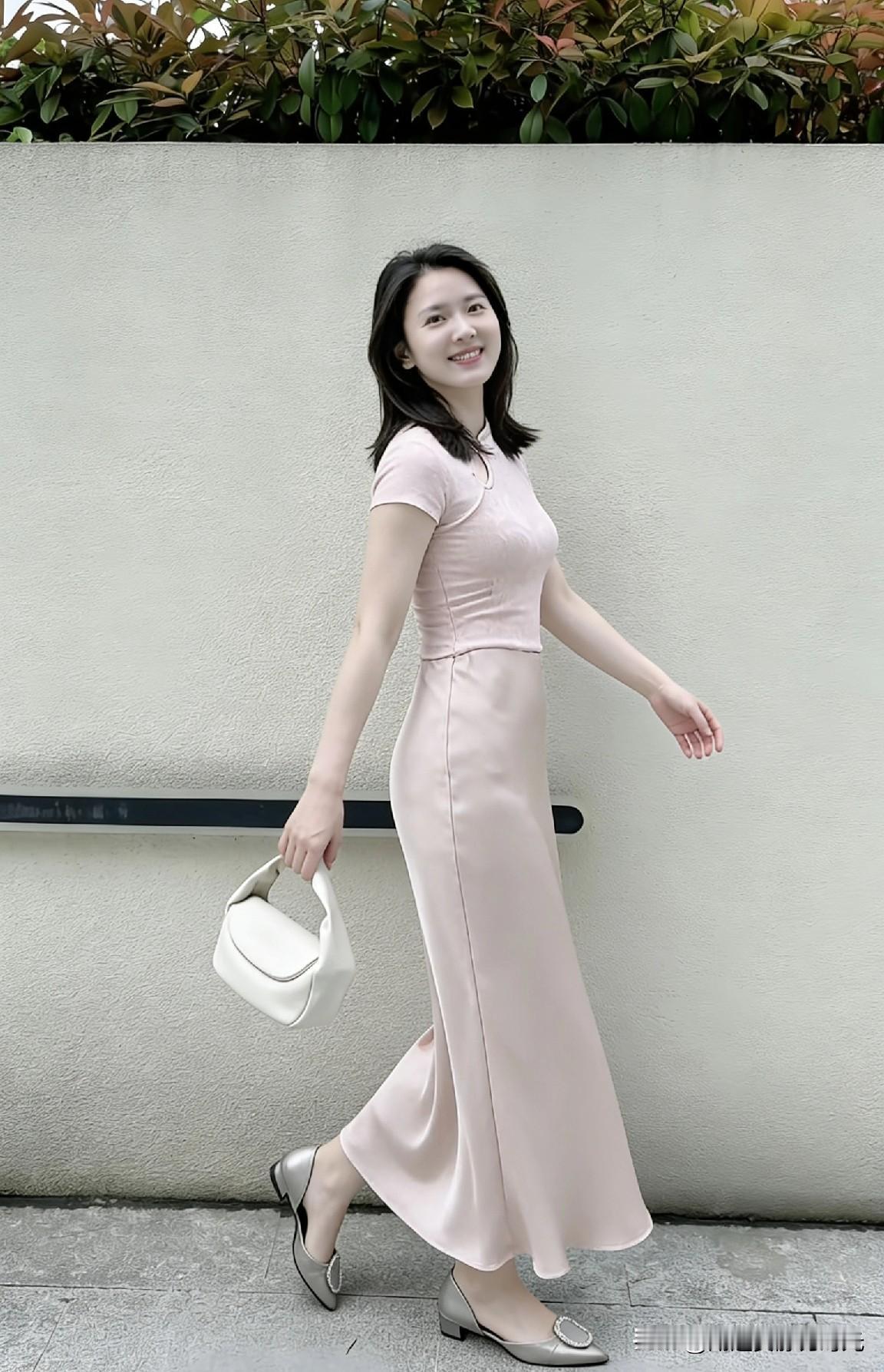 女生如何穿搭看起来时尚更有品味呢