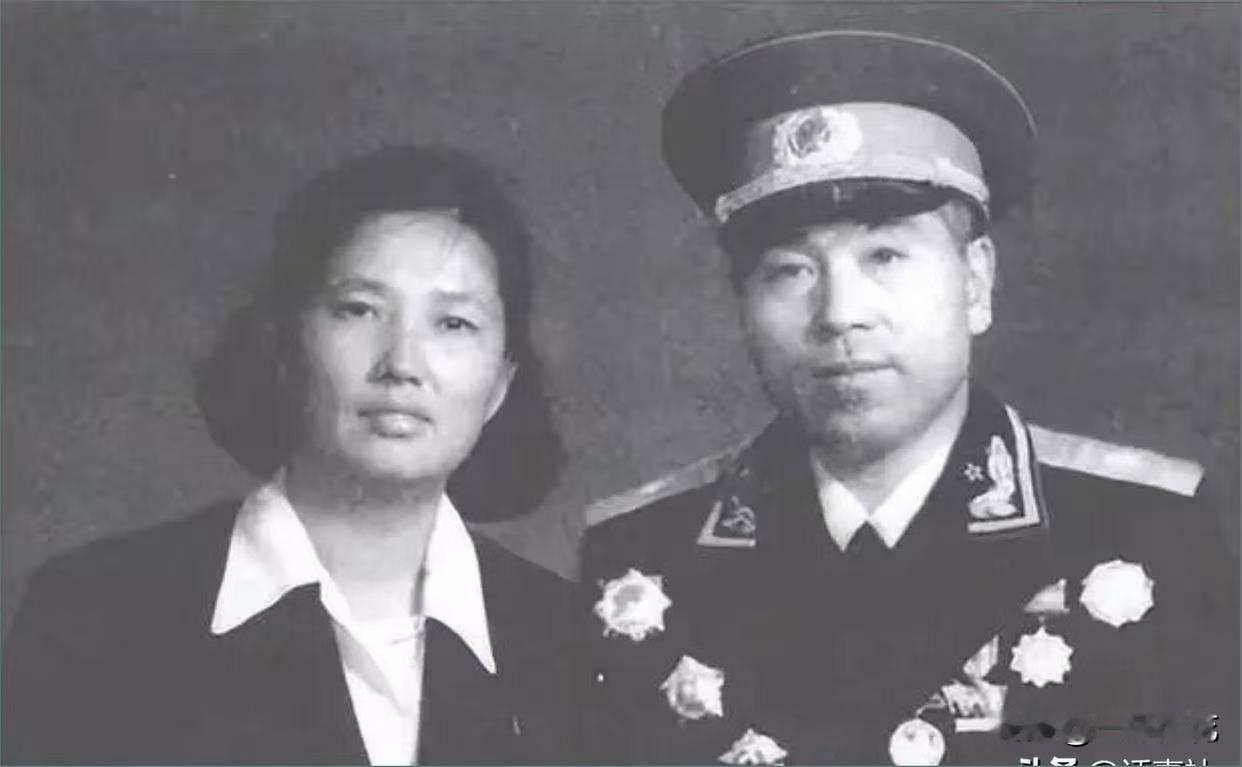 1952年，兵团副司令王智涛被评为正军级，他觉得受了天大的委屈，直到看见自己两位