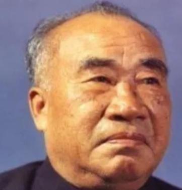 1965年，朱德动用“特权”调用了一架直升机。随后，他赶紧写信向组织上检讨：“因