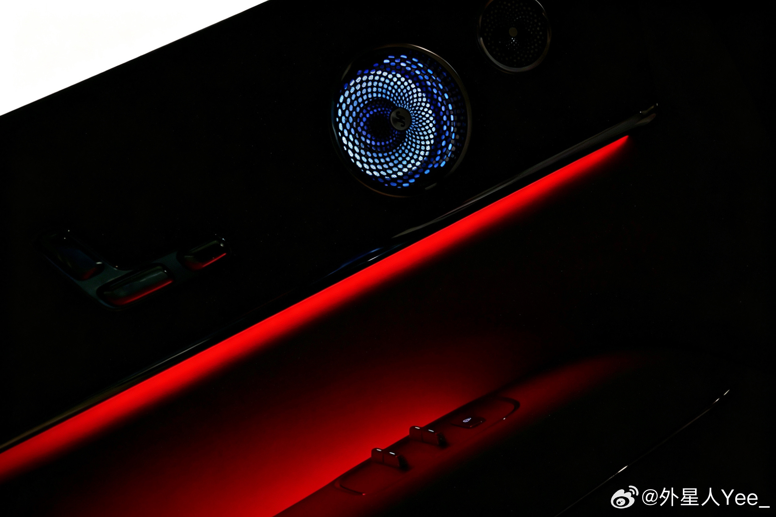 图赏||全新一代问界M9端午假期，我重度开了几天新问界M9，刚好手上的