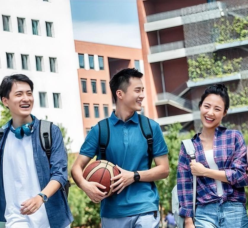 高考才结束，我表弟就给我算了一笔账：高中三年在学校附近租房陪读，每月1500，