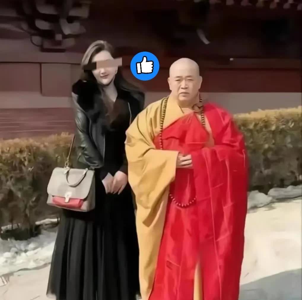 我刚刚去查了一下释永信不查不知道，一查才知道，​释永信出寺院开豪