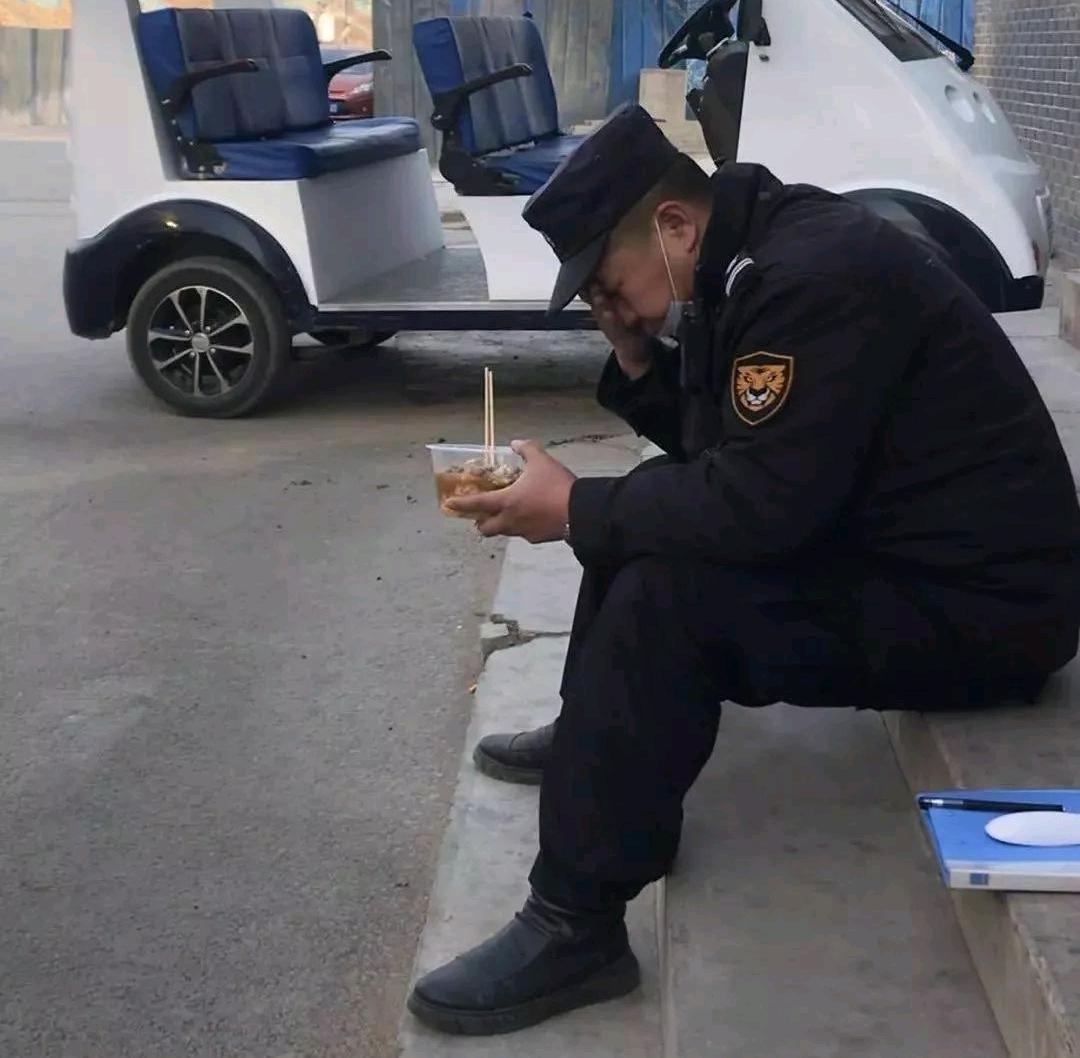 那个打女司机耳光的保安事件还在发酵，但这个事情也给我们这些当保安的人上了一课，这