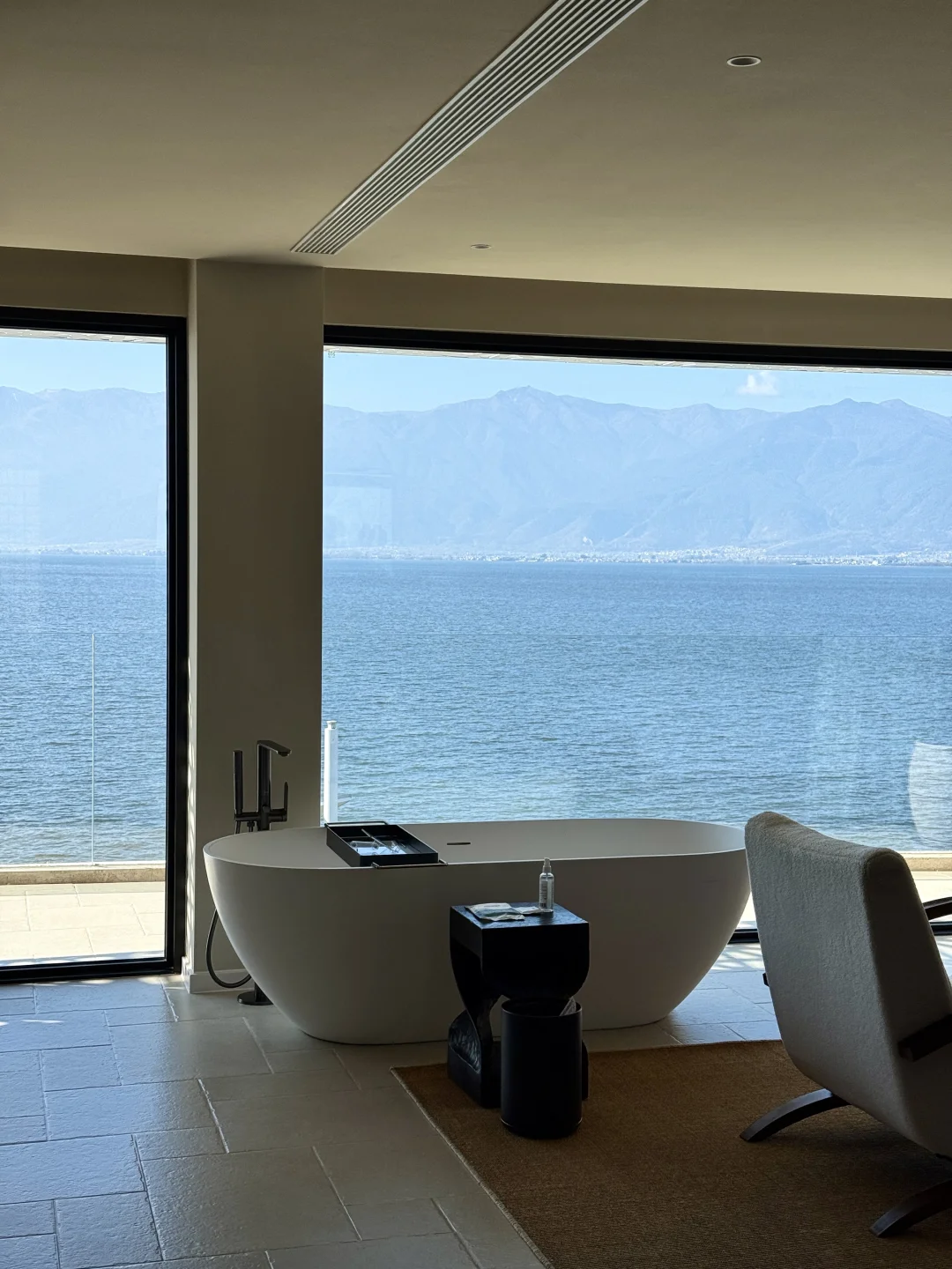 人应该待在靠近水的地方