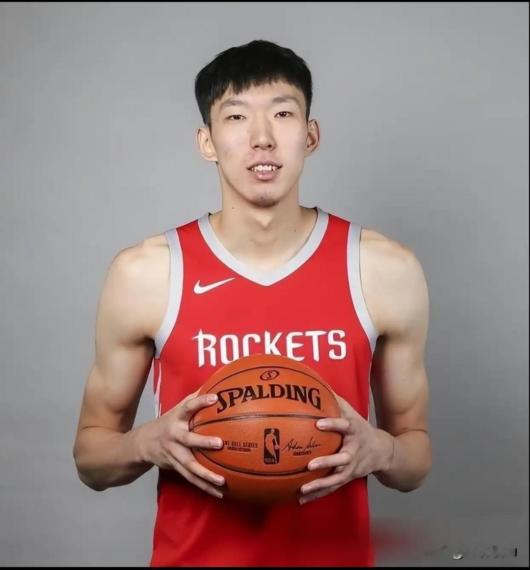 周琦为什么没打出来？说到底，还是这几个坎儿聊周琦这个话题，说实话挺让人唏嘘的。2米17的身高，2米3