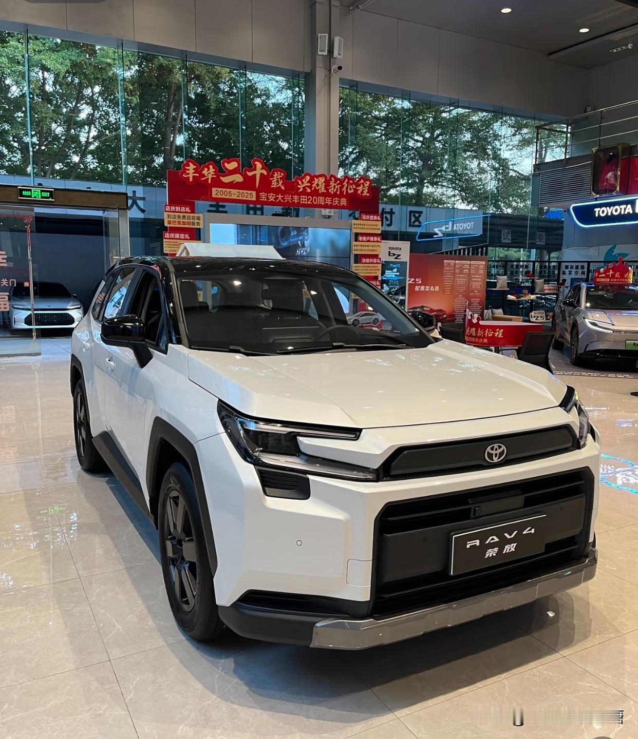 单位新同事开丰田上班，27个骑电驴上班的我们，第一次懂人与人之间的“差距”！