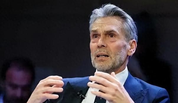 荷兰人这票投完连国际网友都炸了，2023年还凭着37席横着走的极右PVV党，这次