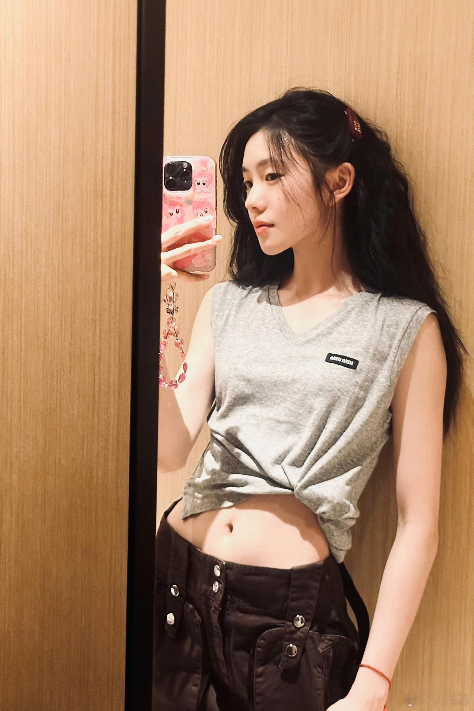 女人姐姐女孩刘浩存