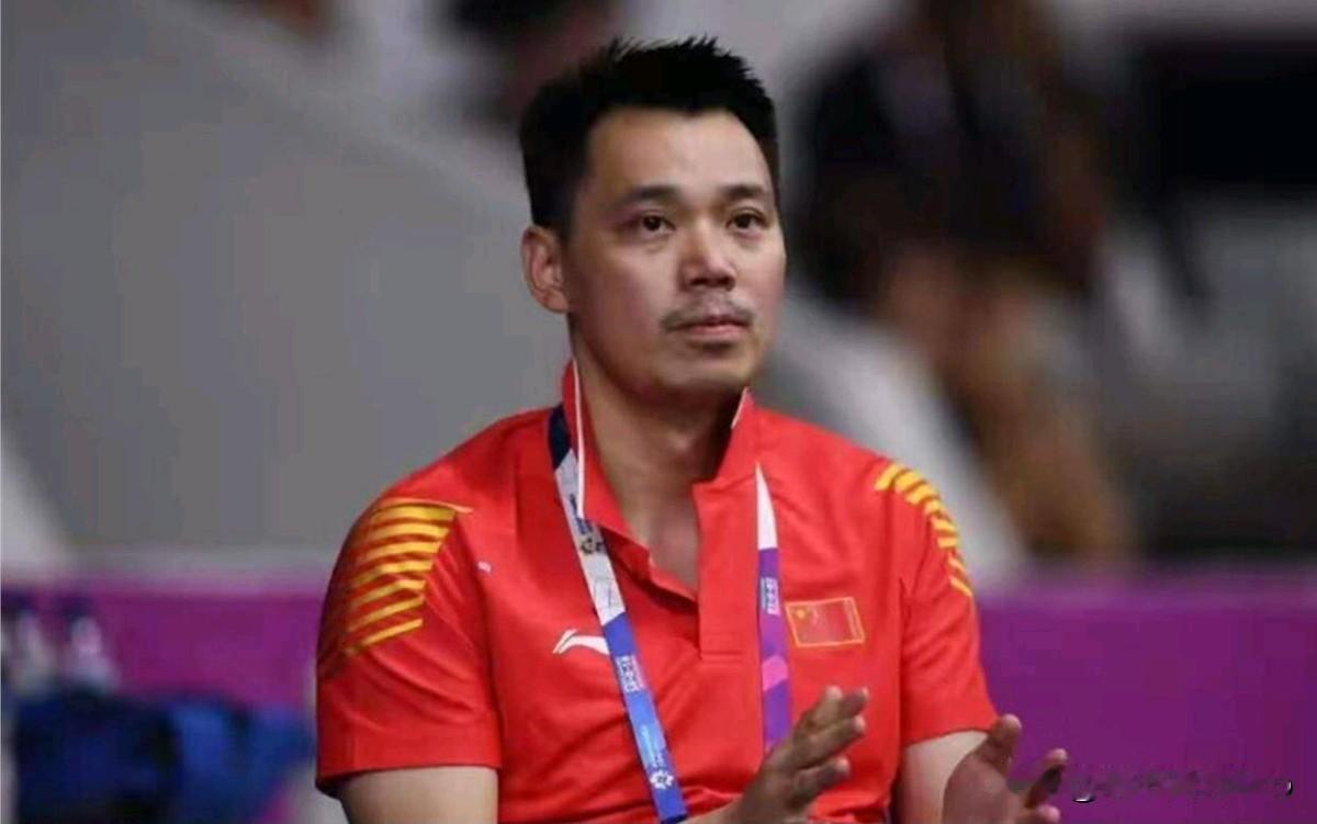 鞋子落地了，国羽成绩好那才有鬼！8月31日，中国羽协主席、一把手张军官宣涉嫌严重