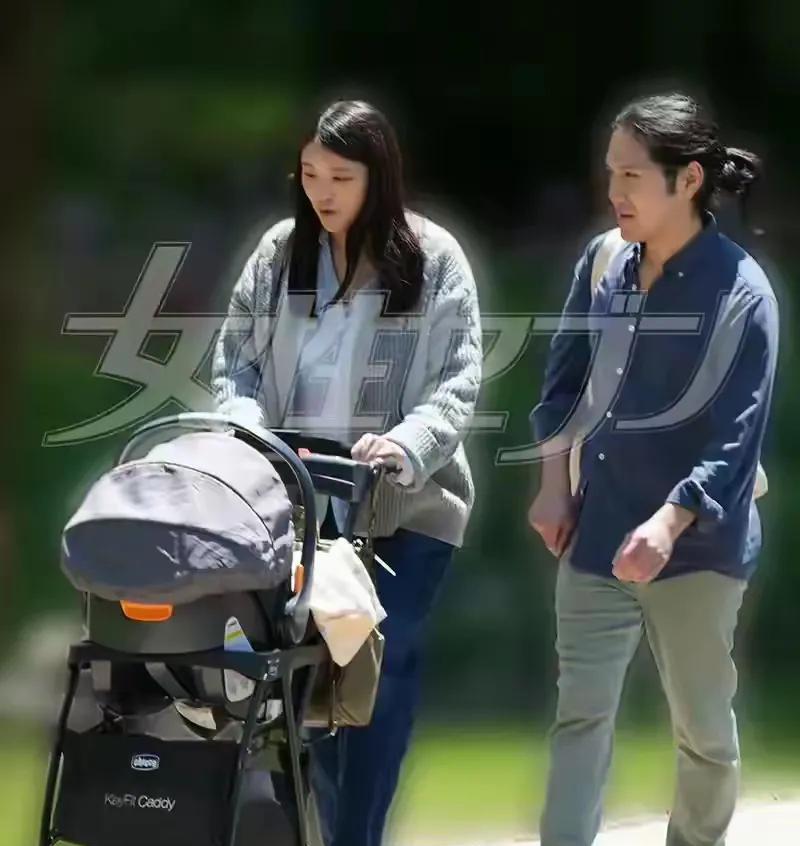 咱就说也难怪很多日本老百姓看不上真子这个丈夫小室圭，这身高目测也就160公分，太