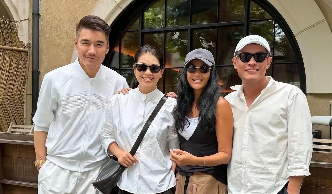 “丑模特”吕燕，吕燕现在的气质真的是越来越好了，而且整个人给人一种很温柔，散发出