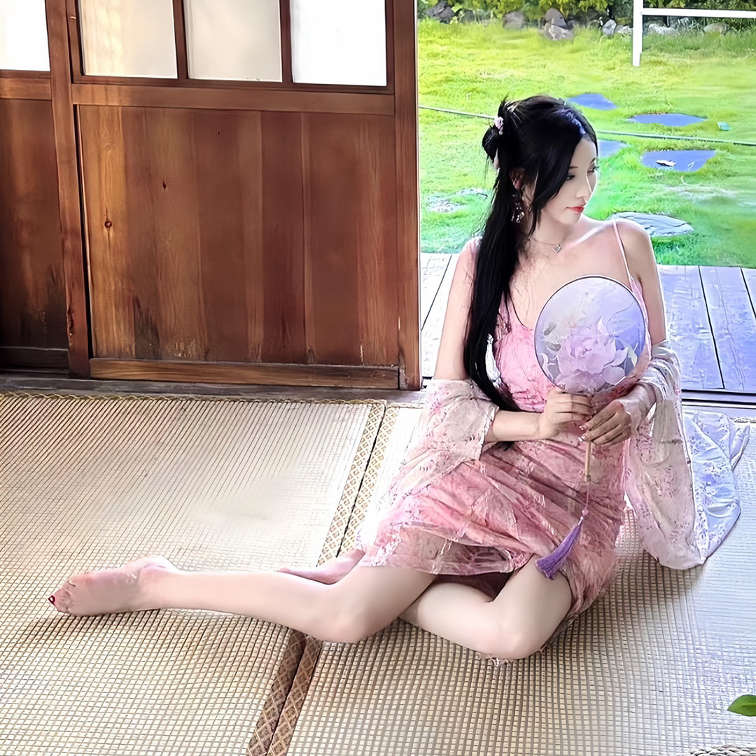 杨晨晨|古典与时尚的混合美看着怎么有种奇怪的感觉