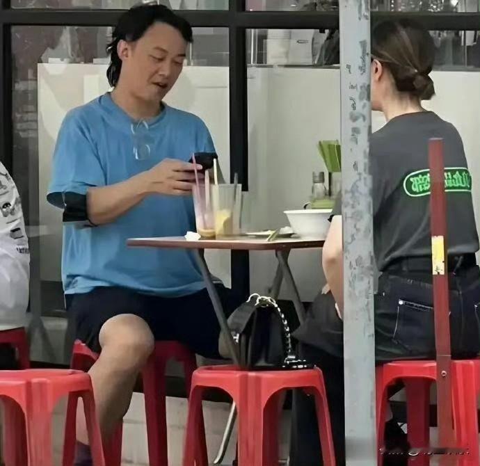 为什么香港人明星感觉就像个“普通人”！