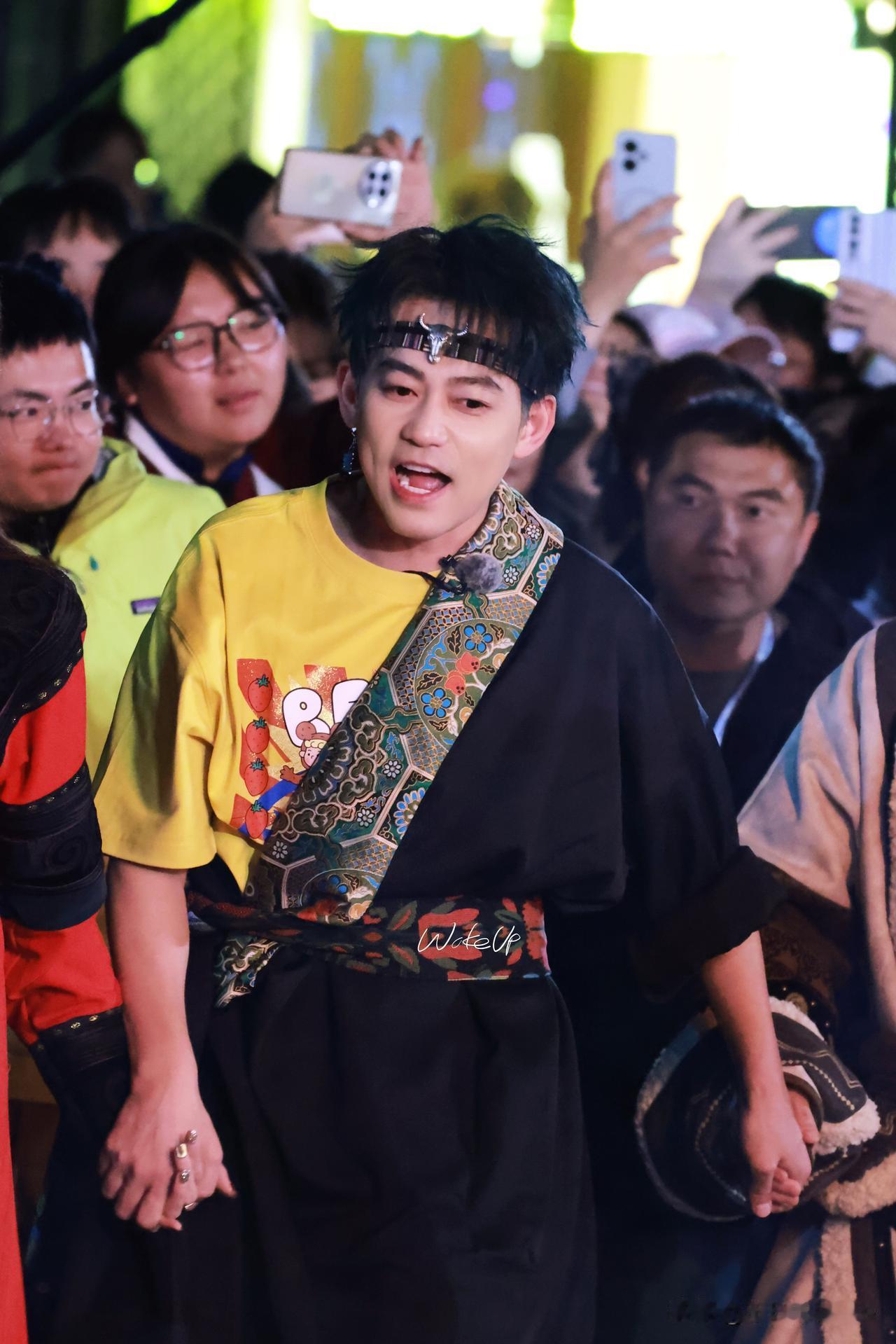 近日,陈楚生、苏醒、王铮亮、陆虎、张远和王栎鑫一直在丽江录制团综《快乐老友记3》