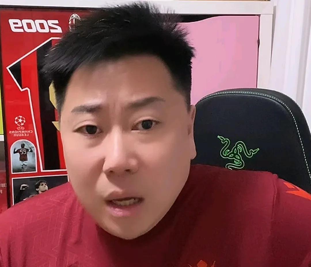 媒体人李宝库认为，裁判漏判了U23国足两个点球。在U23国足2-2战平泰国U2