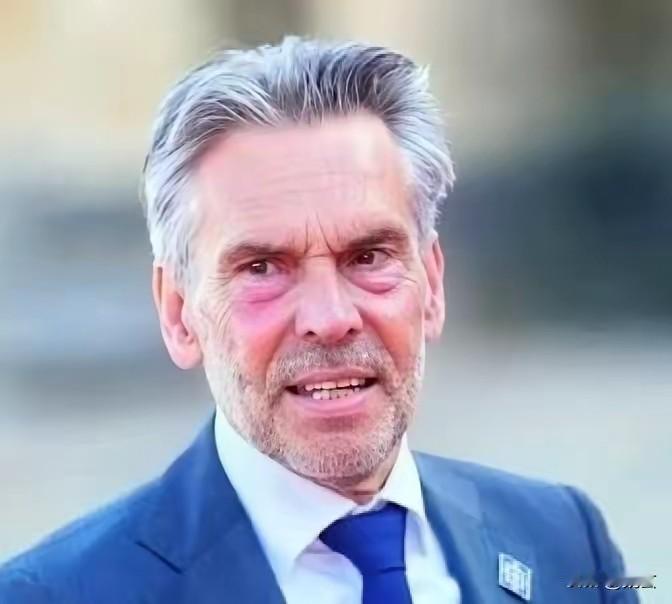 稀土管制VS光刻机，可能是一场关公战秦琼？说实话，光刻机的工作原理，不依赖于稀