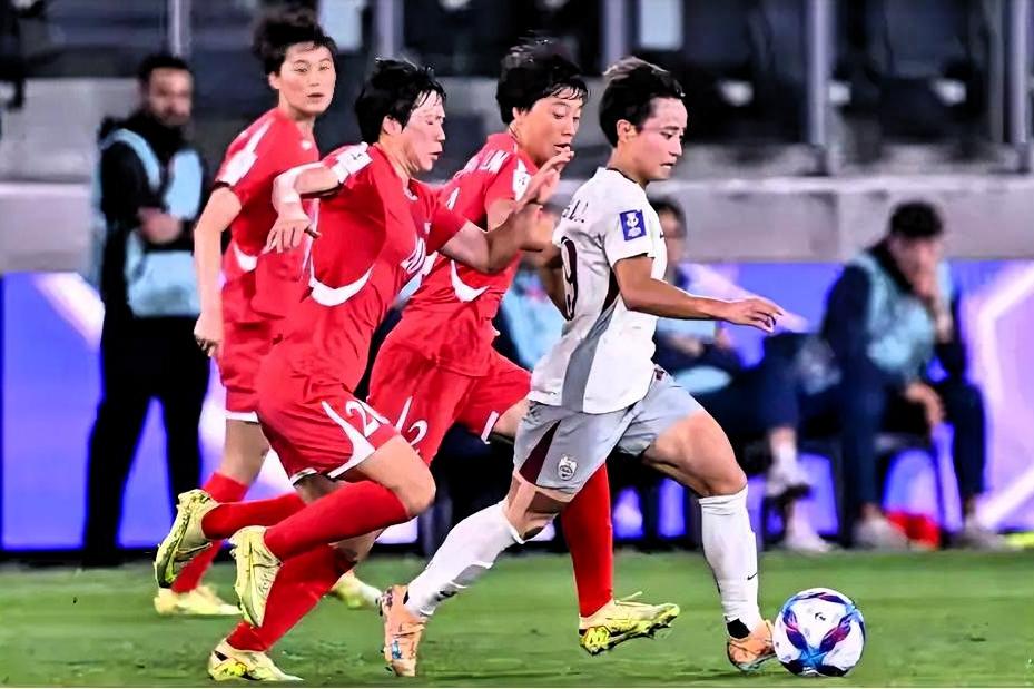 中国女足逆转朝鲜！20年魔咒终结，小组第一出线，冲击世界杯在望
