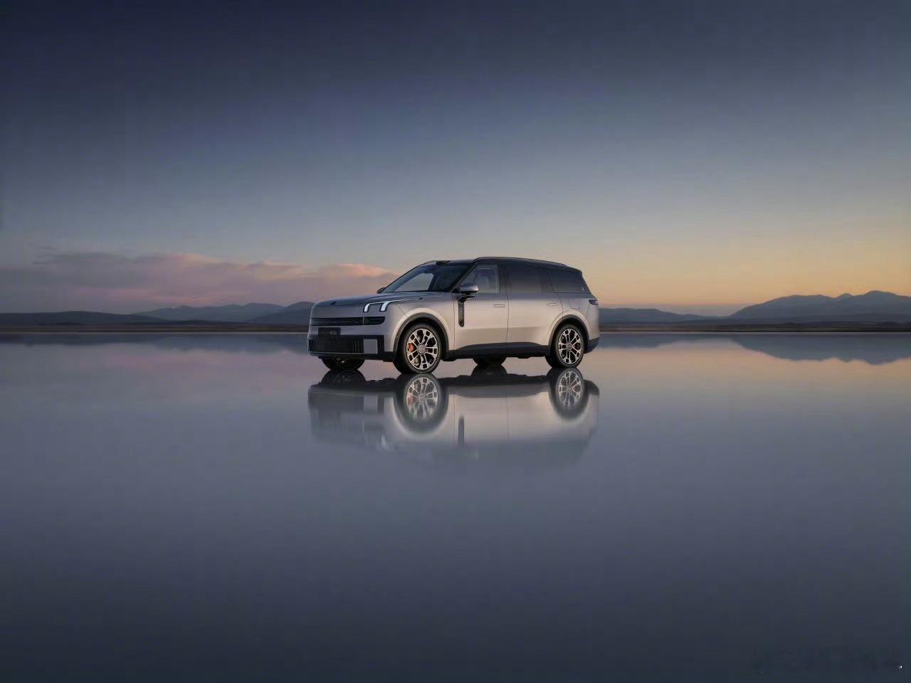 领克900已经交付了5万台了，10月份交付了7000多台了，好样的。