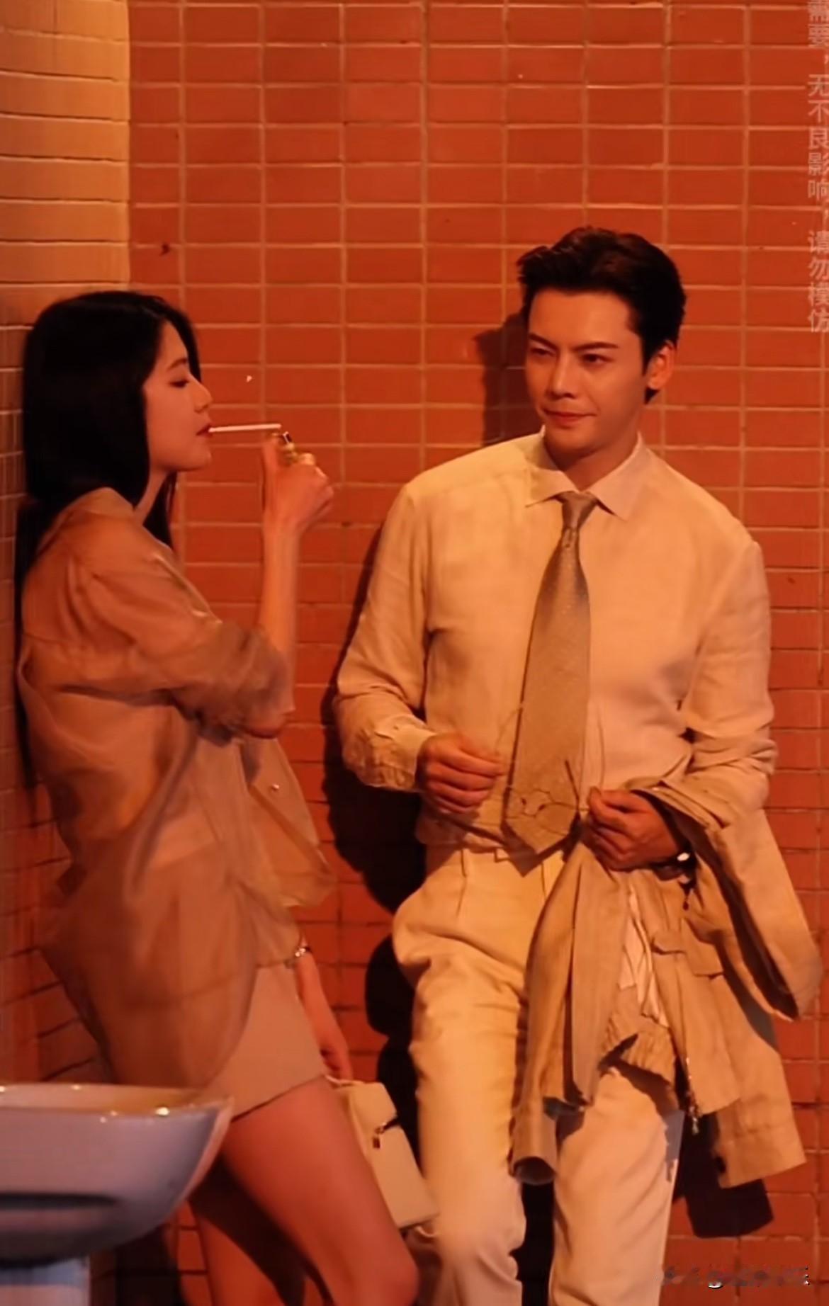 王医生应该是装纯[捂脸哭]他巨辣！结了婚就这么敢演吗？佩服[赞]果然还是港男无