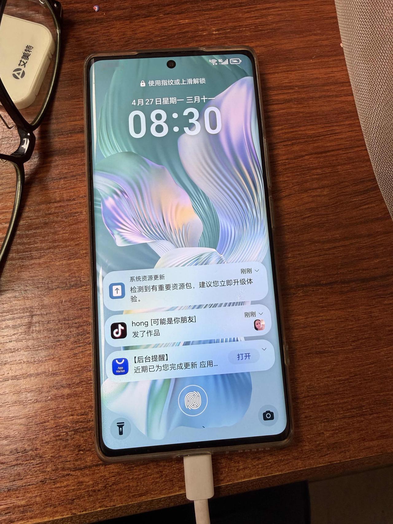 自从买了荣耀手机，每天被骚扰，天天提示升级系统，没人管吗