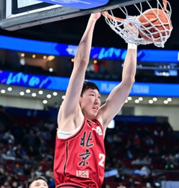 周琦19分12篮板，四川男篮全运会大胜上海男篮。全运会男篮小组赛，四川男篮和上海