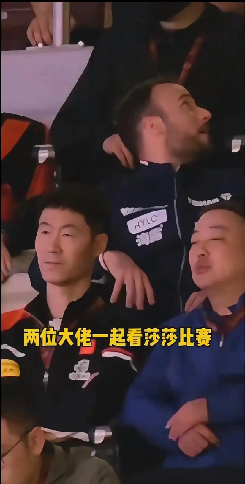 国乒赛场温馨一幕赛场上，孙颖莎对战卢茨，打得可谓轻松利落，以4:0的比分干