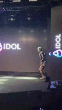 ​俄罗斯国产机器人经过数年研究，终于亮相了！​机器人一定是未来战争中人类不可