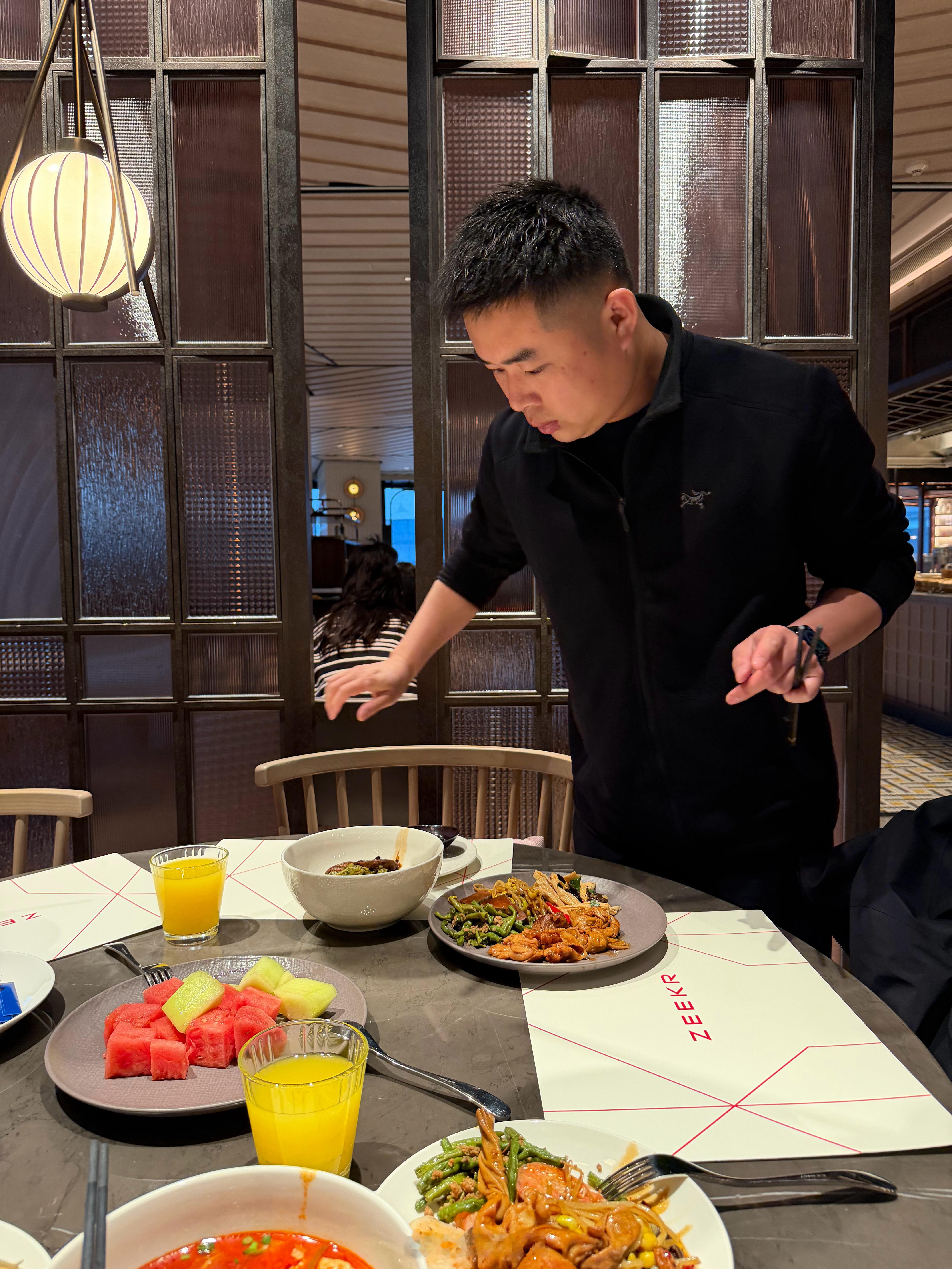 恰上极氪的饭了