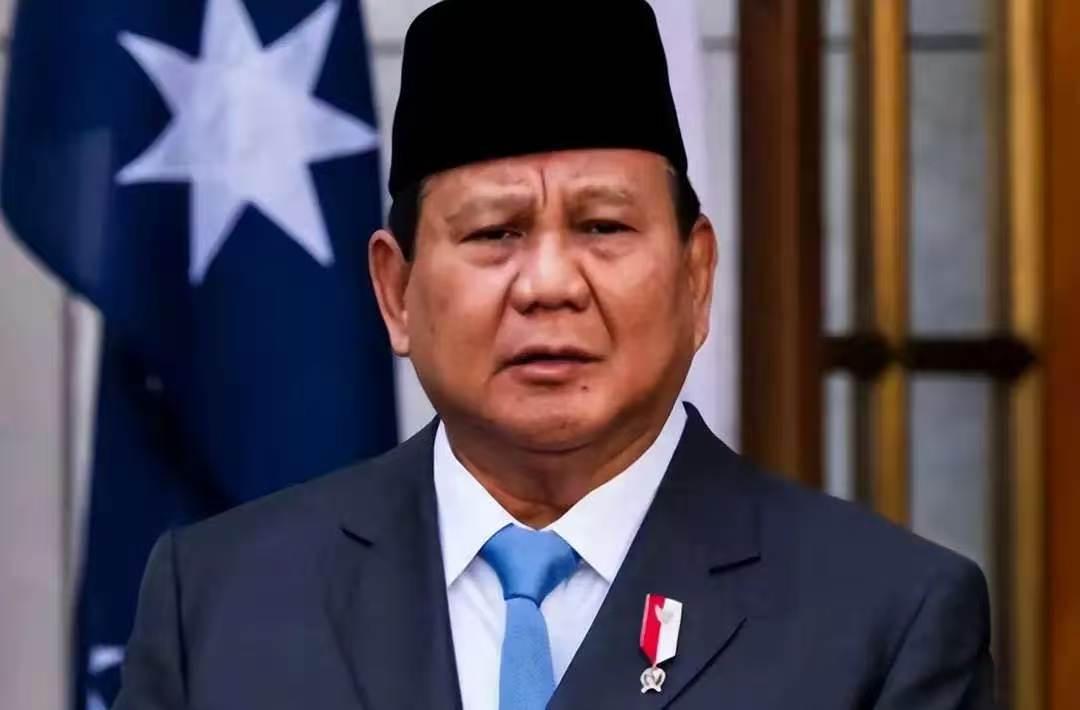 镍矿堆成山，工厂却停工，钱到底去哪了。印尼最近这事挺魔幻的，手握全球近一半的