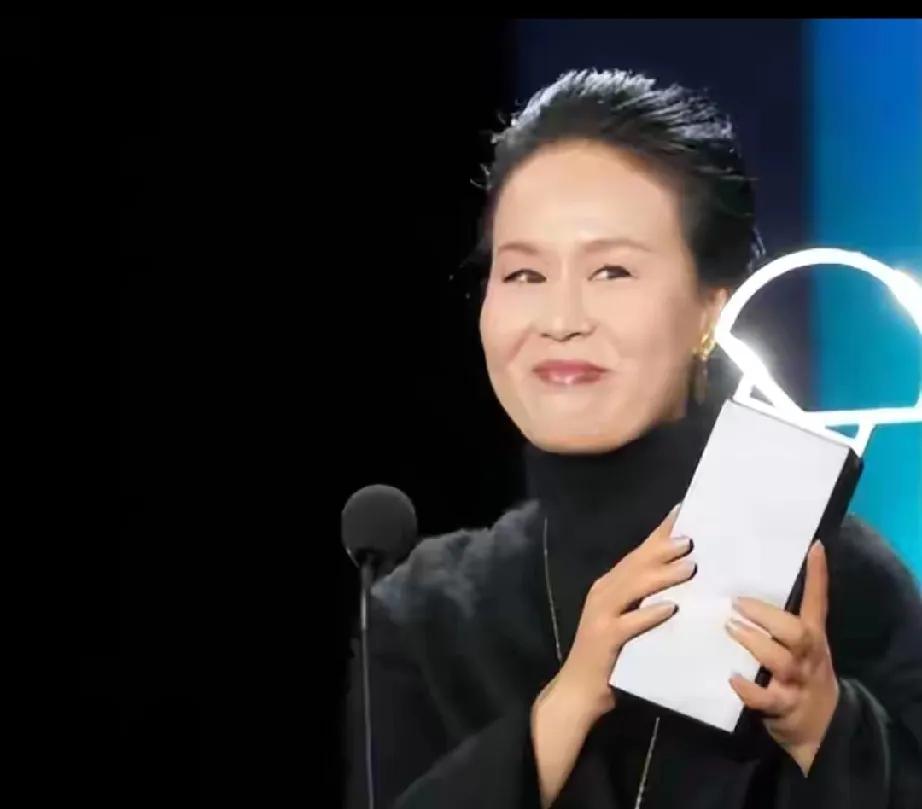 2025年国际电影节，一位特殊素人演员惊艳众人，她竟是杀夫入狱16年、被亲儿子记