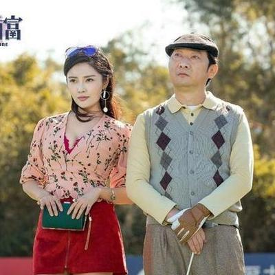 军艺科班出身，被导演当面批评脸型与外貌不符合传统审美，转头却凭借独特气质走红14年。徐冬冬的经历，比