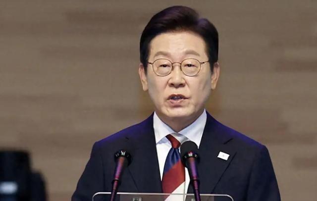 李在明在华盛顿一句“安全靠美国，经济不再靠中国”，把韩国出口三成市场、六成零部件
