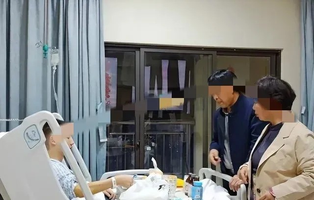28患者始终搞不懂，yc的死亡证明在熊某手里攥着，熊想去销户，去销哪一个户口呢？