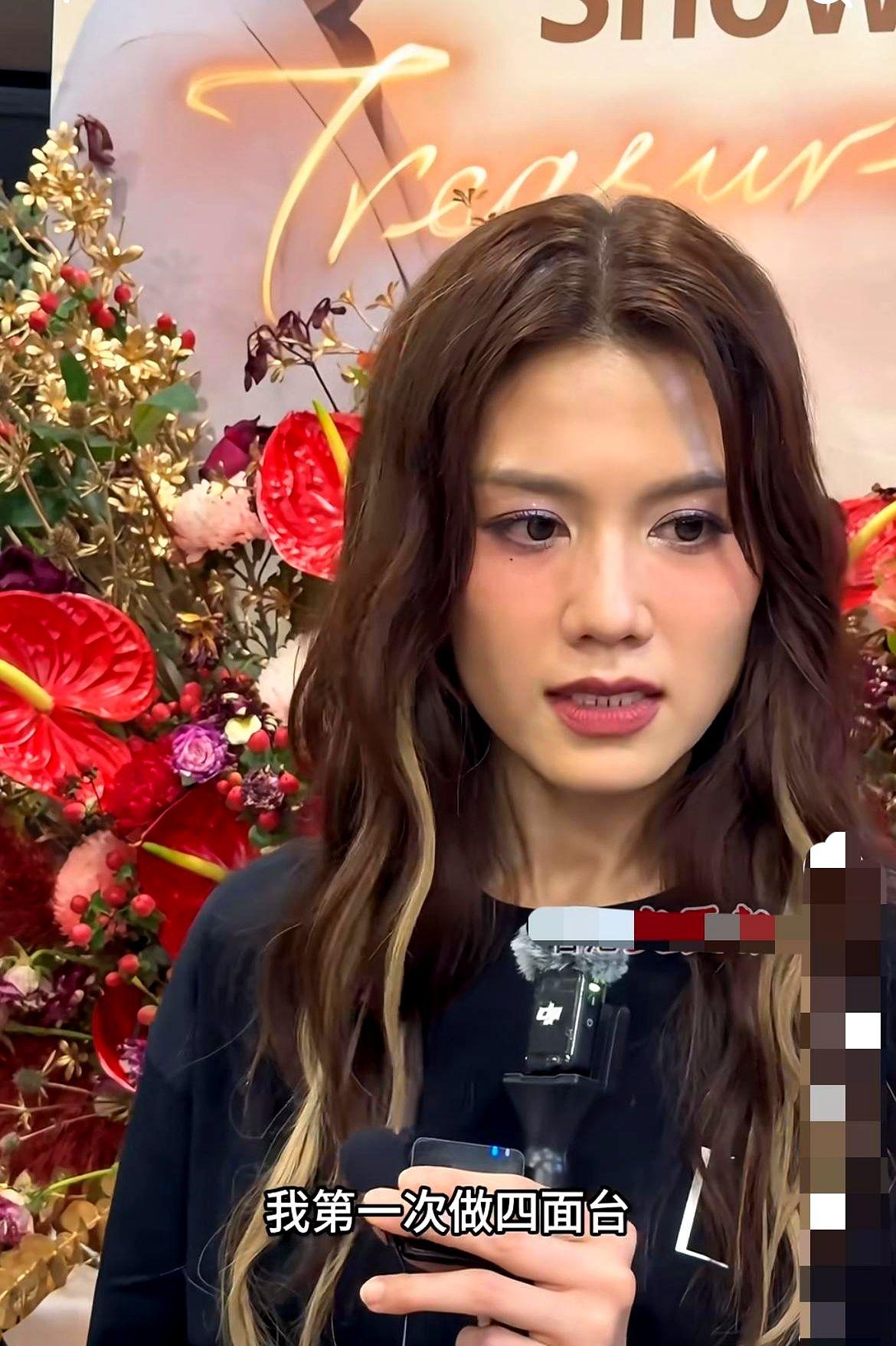 家人们谁懂啊！林峯红磡演唱会后台监控流出，周秀娜这段热舞直接把我手机屏幕震裂