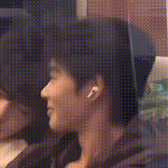 柯淳邵子恒人前撒糖人后撒野人前是“淳爱永恒”CP甜到发齁，人后竟在高铁上互薅头