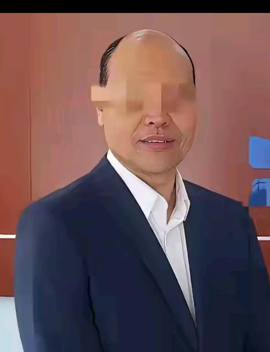 致崔丽丽那个性侵的男老板你说你咋这么不是东西呢？堂堂老板，还是博士，就算长
