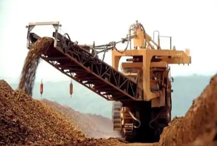 现在日本不怕我们的稀土制裁，也不怕俄罗斯出手干预，甚至中日开战也在他预料之中，但