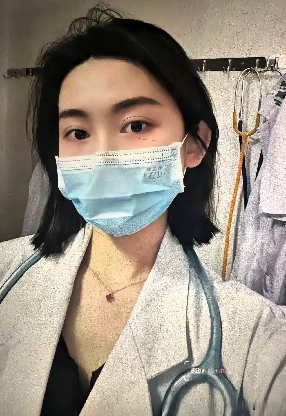 曾琦医生用实力证明，是金子，总会发光的，她已经被浙江大学四院聘用了，同样是三甲医
