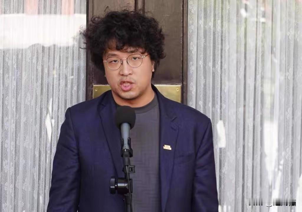 央视点名跨境追捕沈伯洋！台“警政署”嚣张回应近日，重庆市公安局表示，已对被