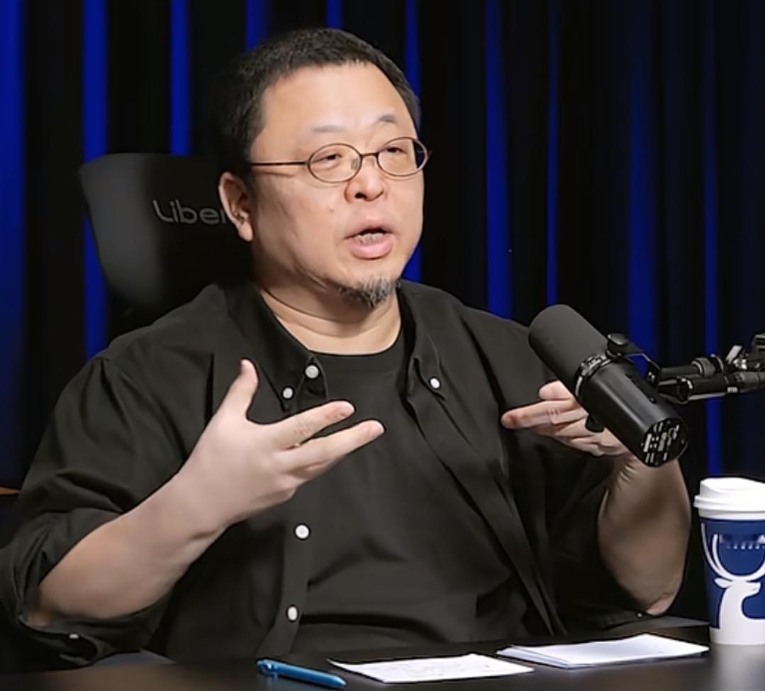 罗永浩再谈荣耀。1月12日，罗永浩在评论区与网友互动。有网友问他：“荣耀也分