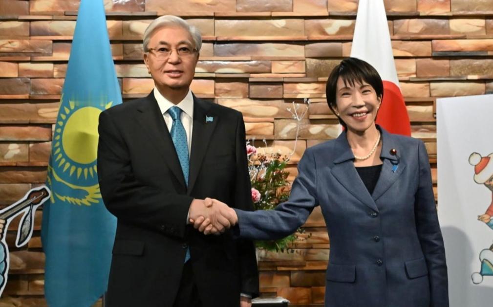 哈萨克斯坦2000万吨稀土转卖美日，签完协议发现，还是绕不开中国美日两国对此