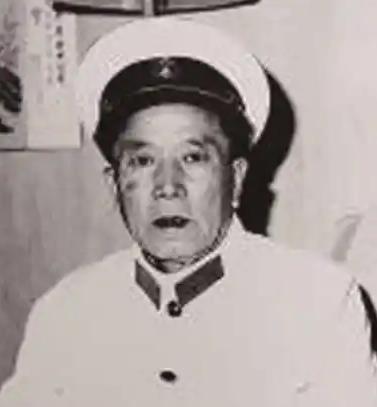 1967年，在昆明开往红河州的火车上，云南省公安厅下放干部曹显政刚刚抽完一支烟，