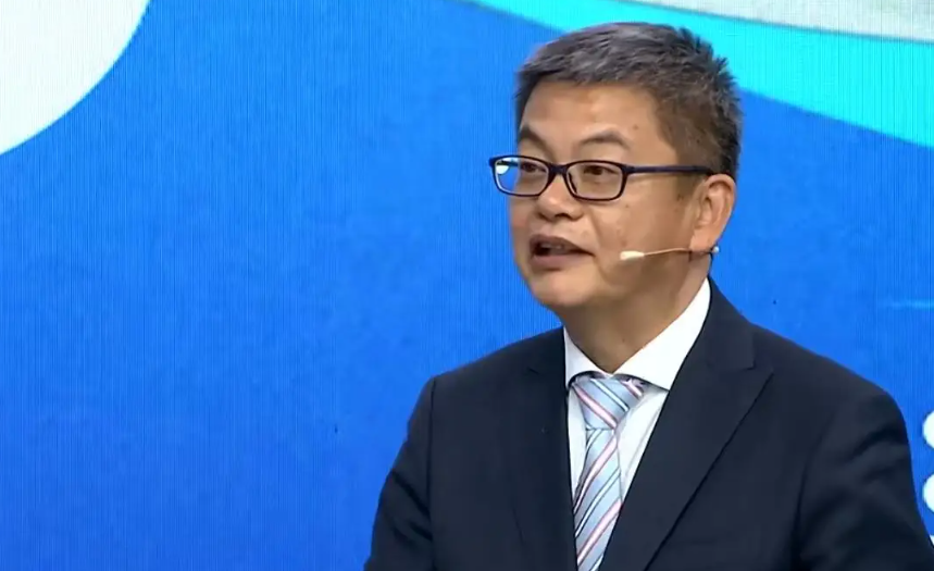 中国男篮不缺少有天赋的球员，但关键时刻敢于承担责任的却少之又少。]近日国内著名篮