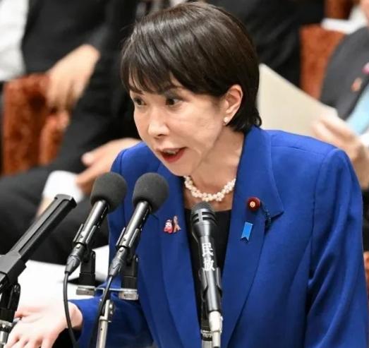 就在昨天，日本首相和外长又表态！ 据日本共同社报道，日本首相高市早苗12月1