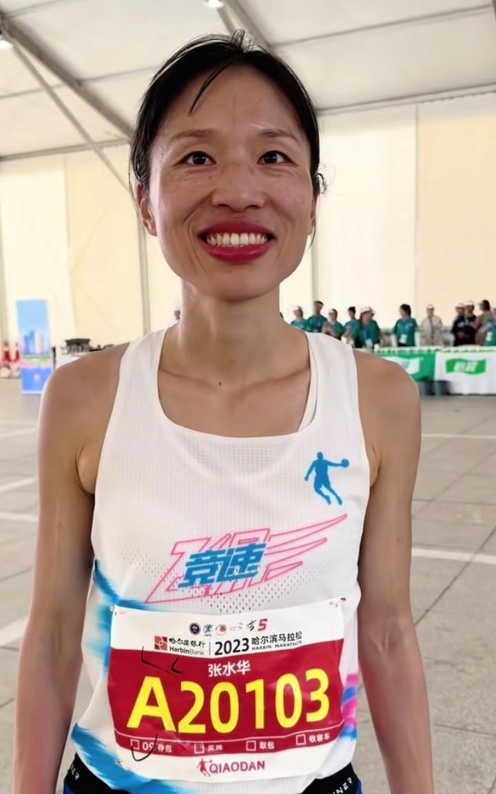 不知道大家发现没有，张水华91年出生，只有30出头，长相却非常老气，这是她202