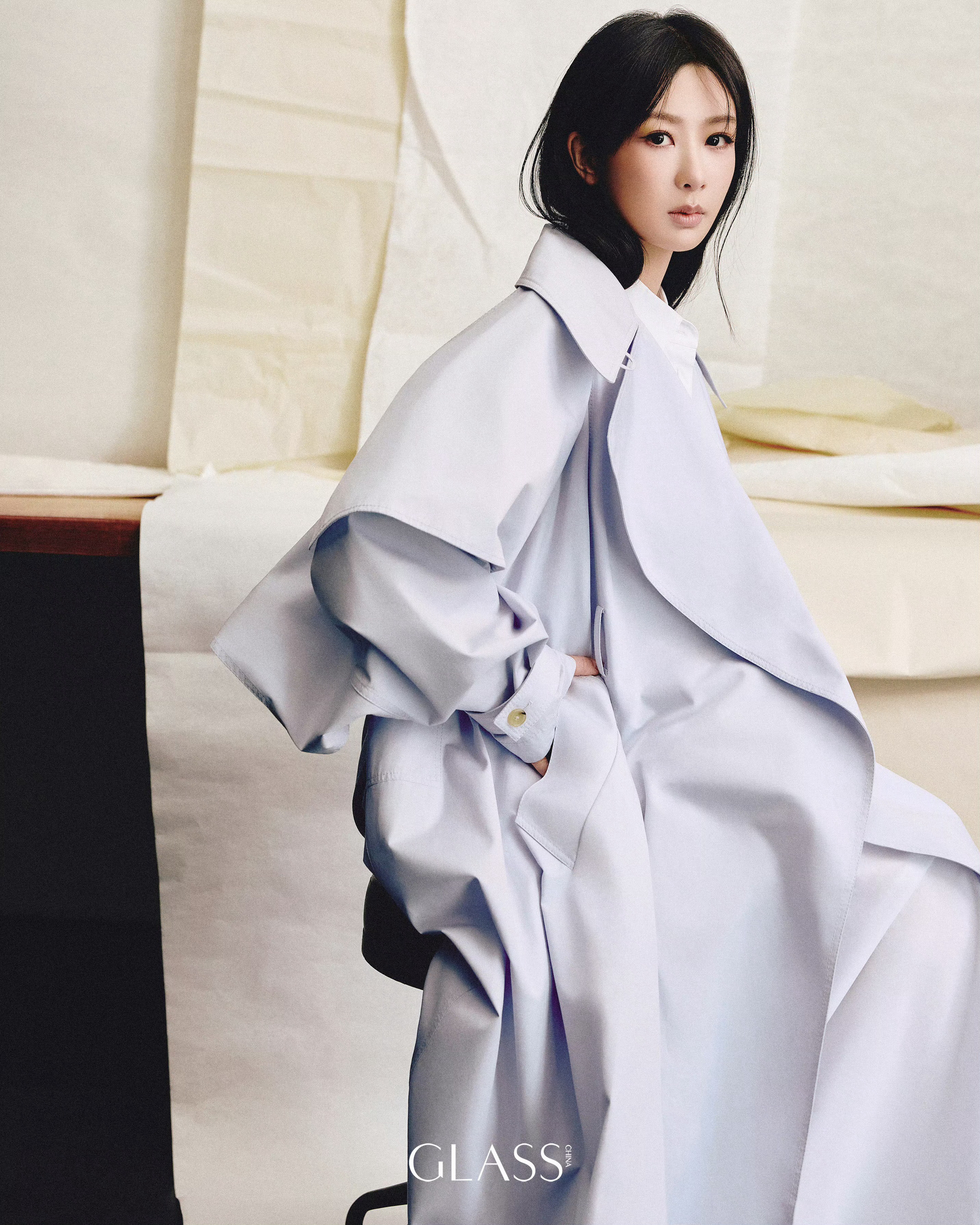 杨紫xGLASS中文版一&二月刊，迎来演员杨紫登封，以造纸术的视角呈现