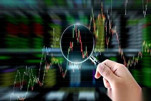 几千亿的子弹，哗啦一下，上膛了。招商、华泰……好几家大券商，不约而同把“借钱给